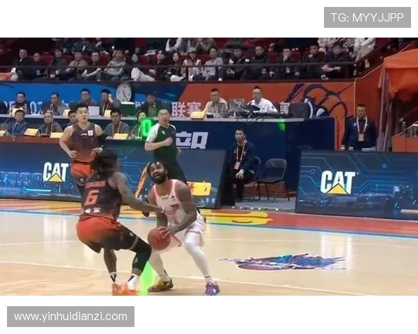 广东内线困境 江苏突破无阻 贾尔斯30分徐昕强势 广东内线困境 江苏突破无阻 贾尔斯30分徐昕强势